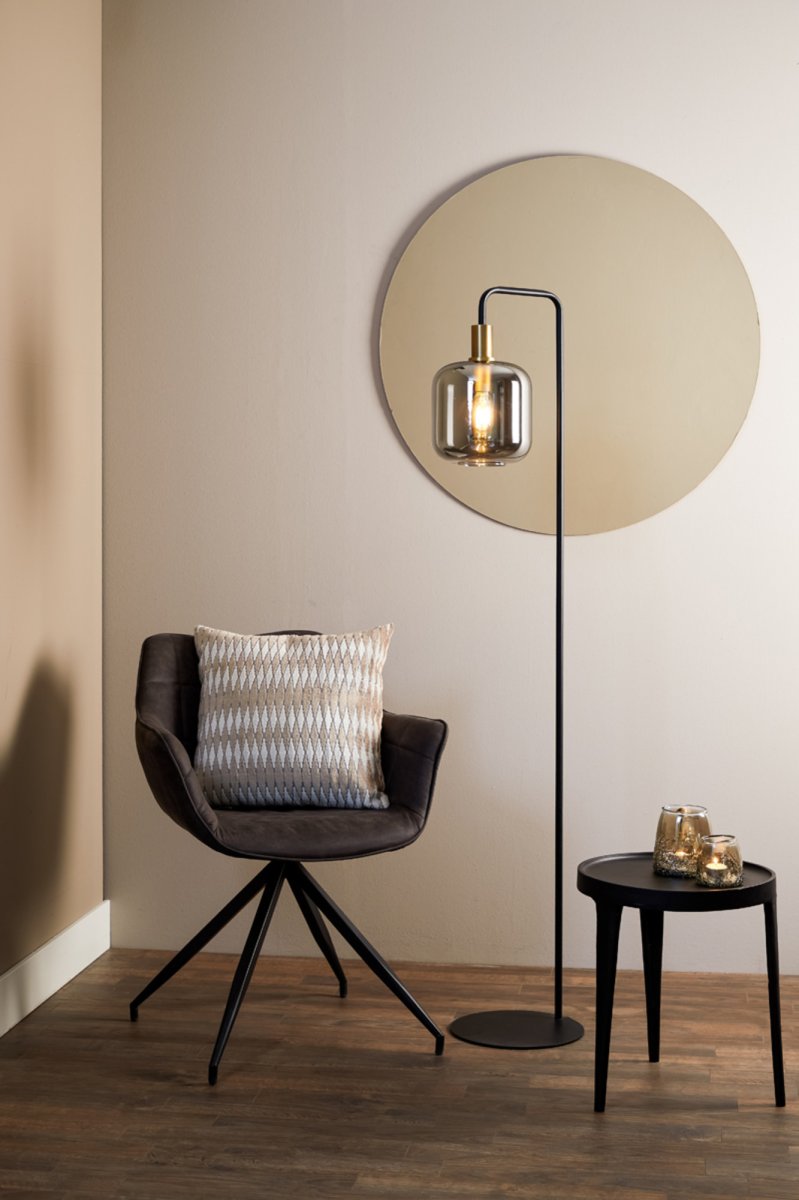 Glas-Stehleuchte mit schwarzem Metallfuß Light & Living Lekar – Bild 5